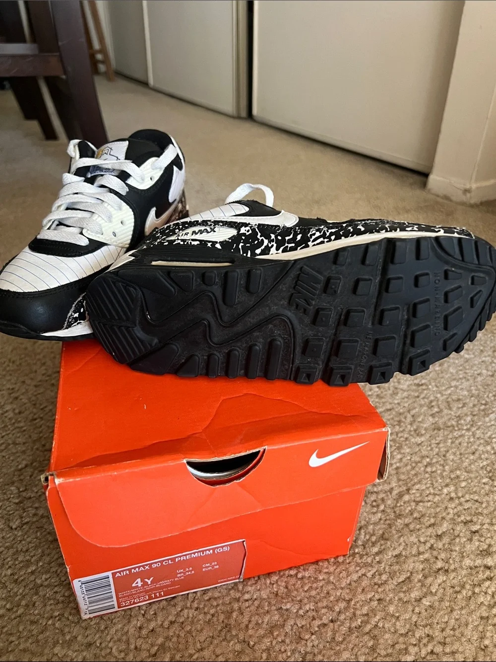 Nike Black & White Air Max Notebook-Print Sneakers